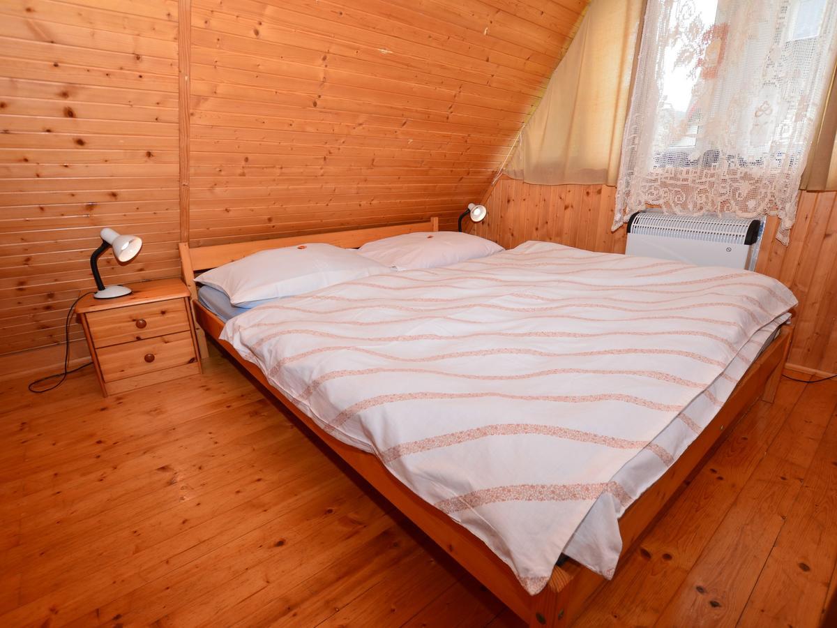 Nice Holiday Home In The Ore Mountains Only 500M From The Chairlift Loučná pod Klínovcem Eksteriør billede