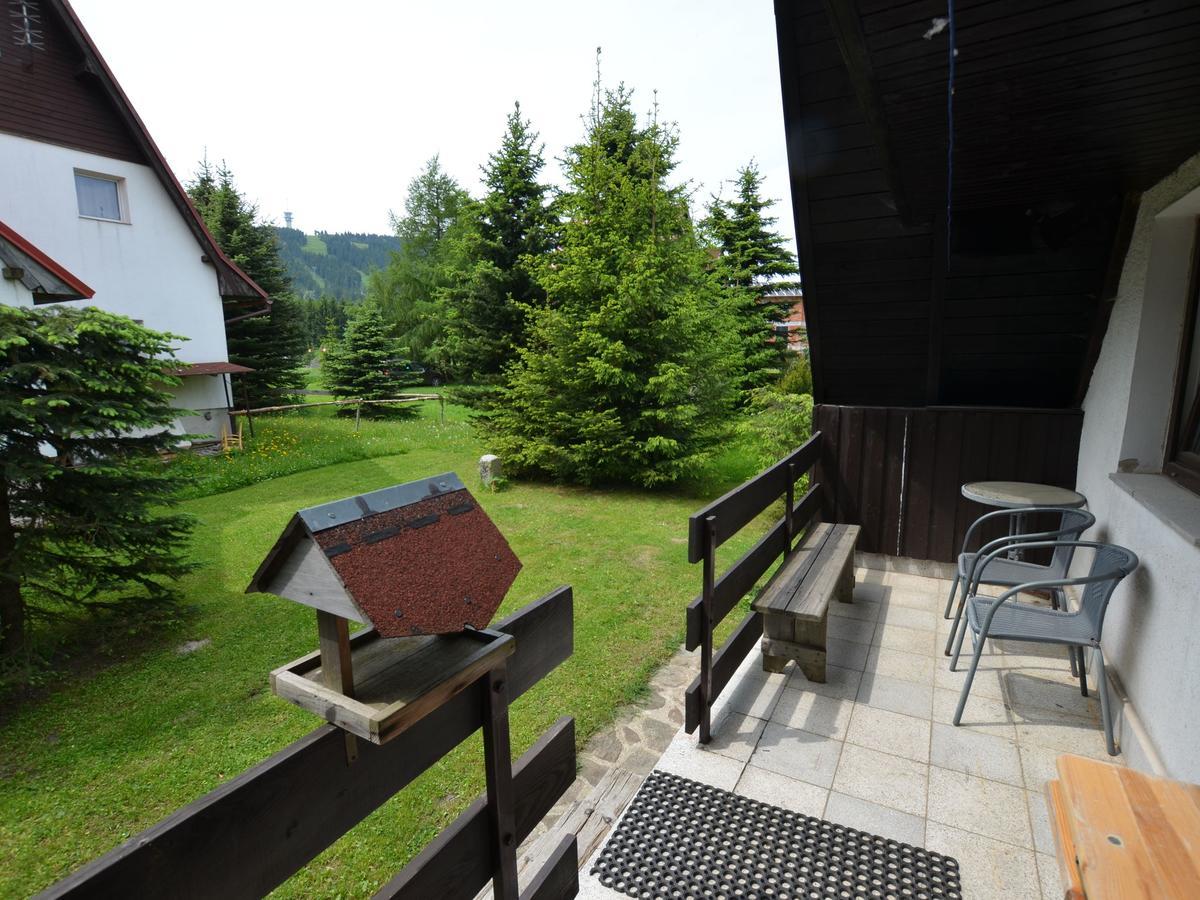 Nice Holiday Home In The Ore Mountains Only 500M From The Chairlift Loučná pod Klínovcem Eksteriør billede